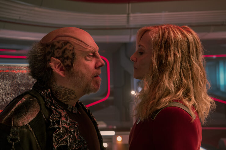 Paul Giamatti as Nus Braka and Holly Hunter as Chancellor Nahla Ake in season 1 , episode 1 of Star Trek: Starfleet Academy