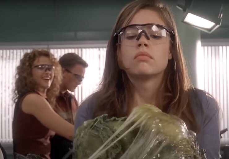 Carmen (Denise Richards) is not excited about dissecting a Bug in Paul Verhoeven's film of Starship Troopers.