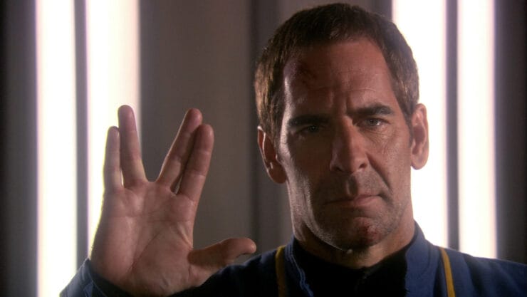 Captain Archer gives the Vulcan salute. Screenshot from Star Trek: Enterprise "Kir'Shara"